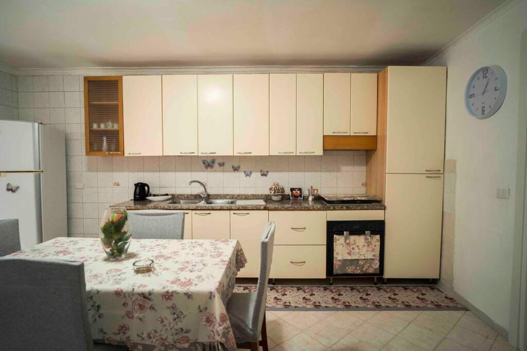 Вилла Casa Elena - Casa Vacanze Napoli Centro Экстерьер фото