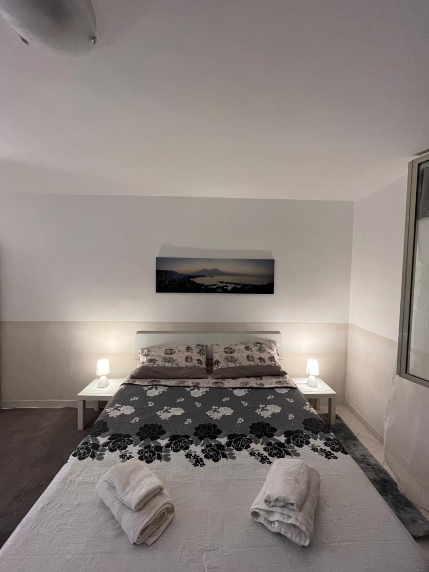 Вилла Casa Elena - Casa Vacanze Napoli Centro Экстерьер фото