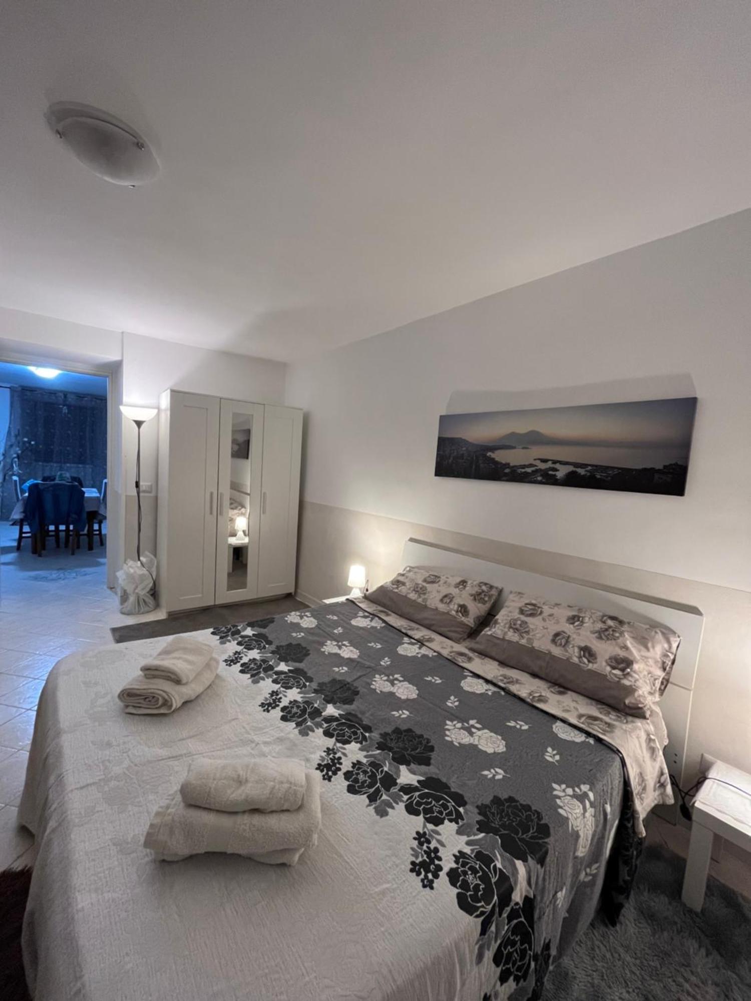 Вилла Casa Elena - Casa Vacanze Napoli Centro Экстерьер фото